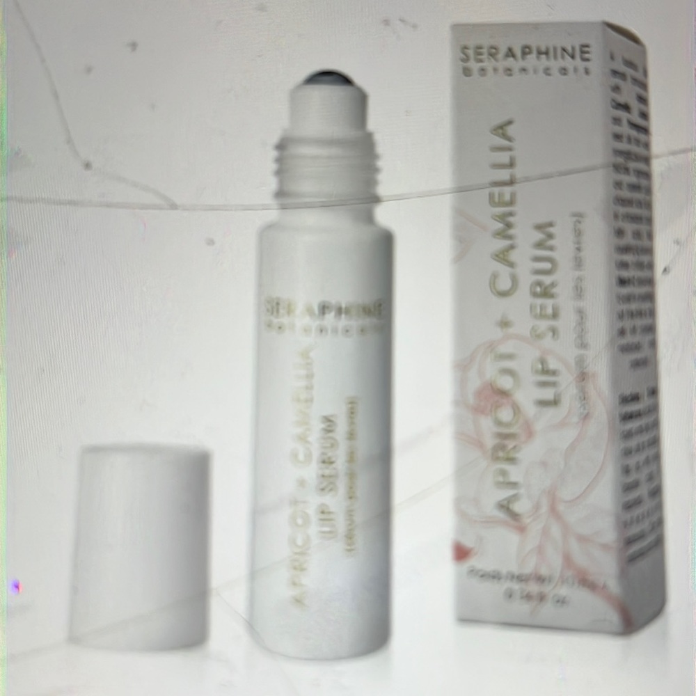 Seraphine botanicals Apricot + Camellia lip serum